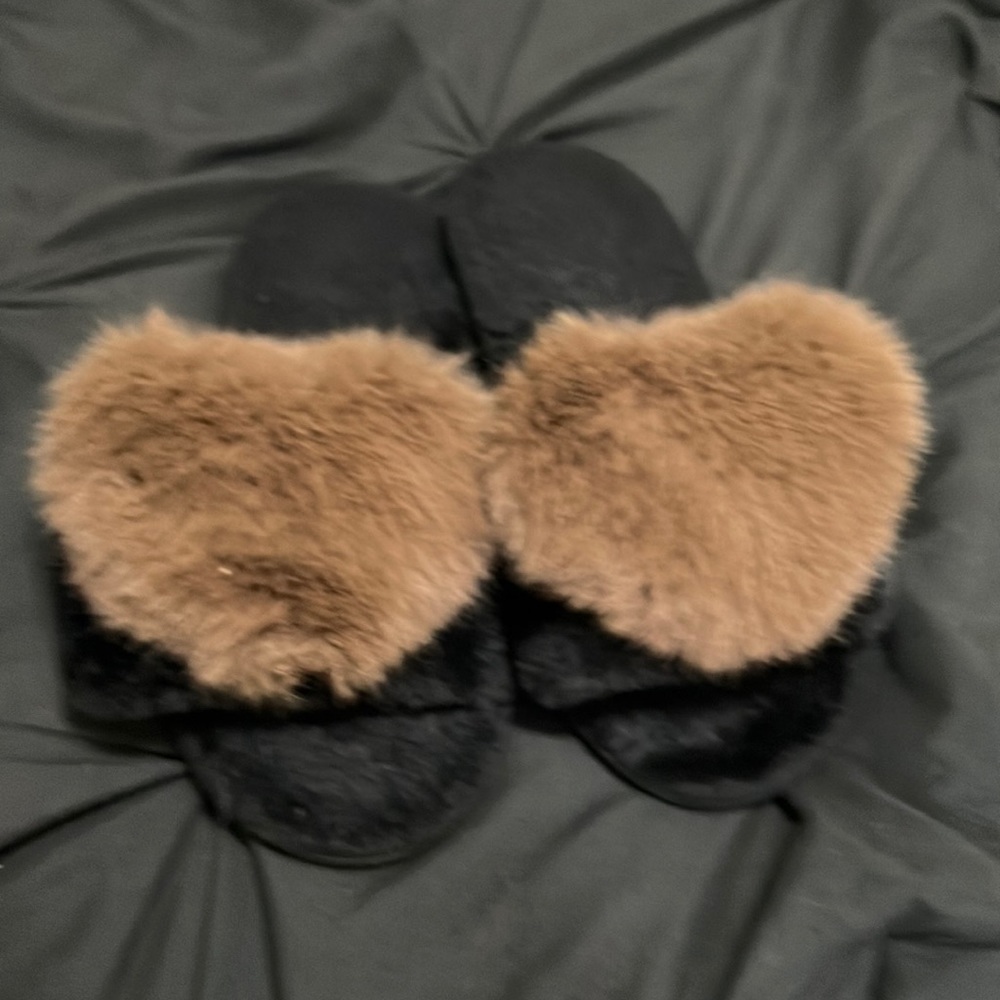 Black and brown heart slides
